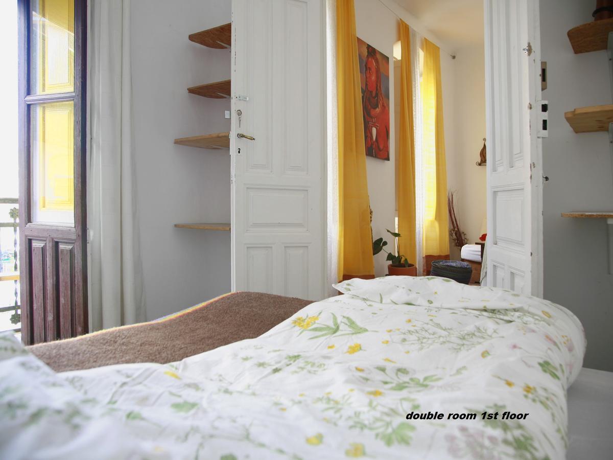 Ananda'S Mundo Pension Orgiva Buitenkant foto